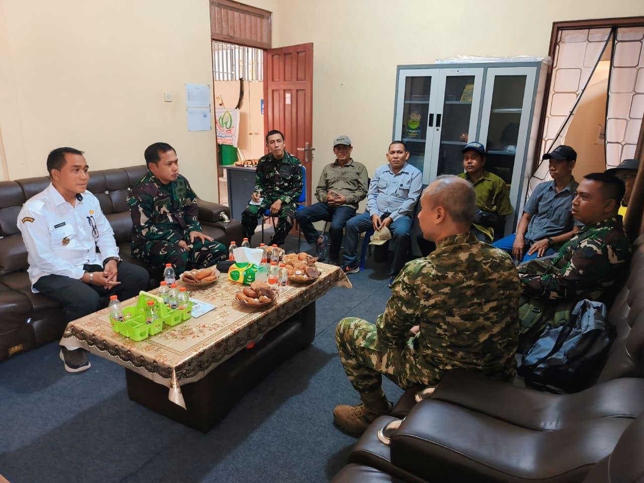 Warga Tambarangan Diminta Segera Laporkan Karhutla, Tim Mabes TNI Tegaskan
