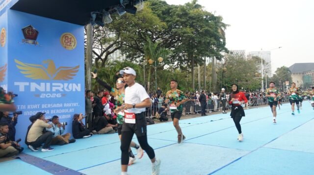 Ribuan Ikuti TNI Run 2026, Panglima TNI Lepas Peserta di Silang Monas