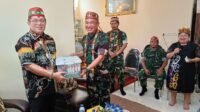 Anjangsana HUT ke-81 TNI, Kodim 0909/KTM Pererat Hubungan dengan Dewan Adat Dayak Anjangsana HUT ke-81 TNI, Kodim 0909/KTM Pererat Hubungan dengan Dewan Adat Dayak