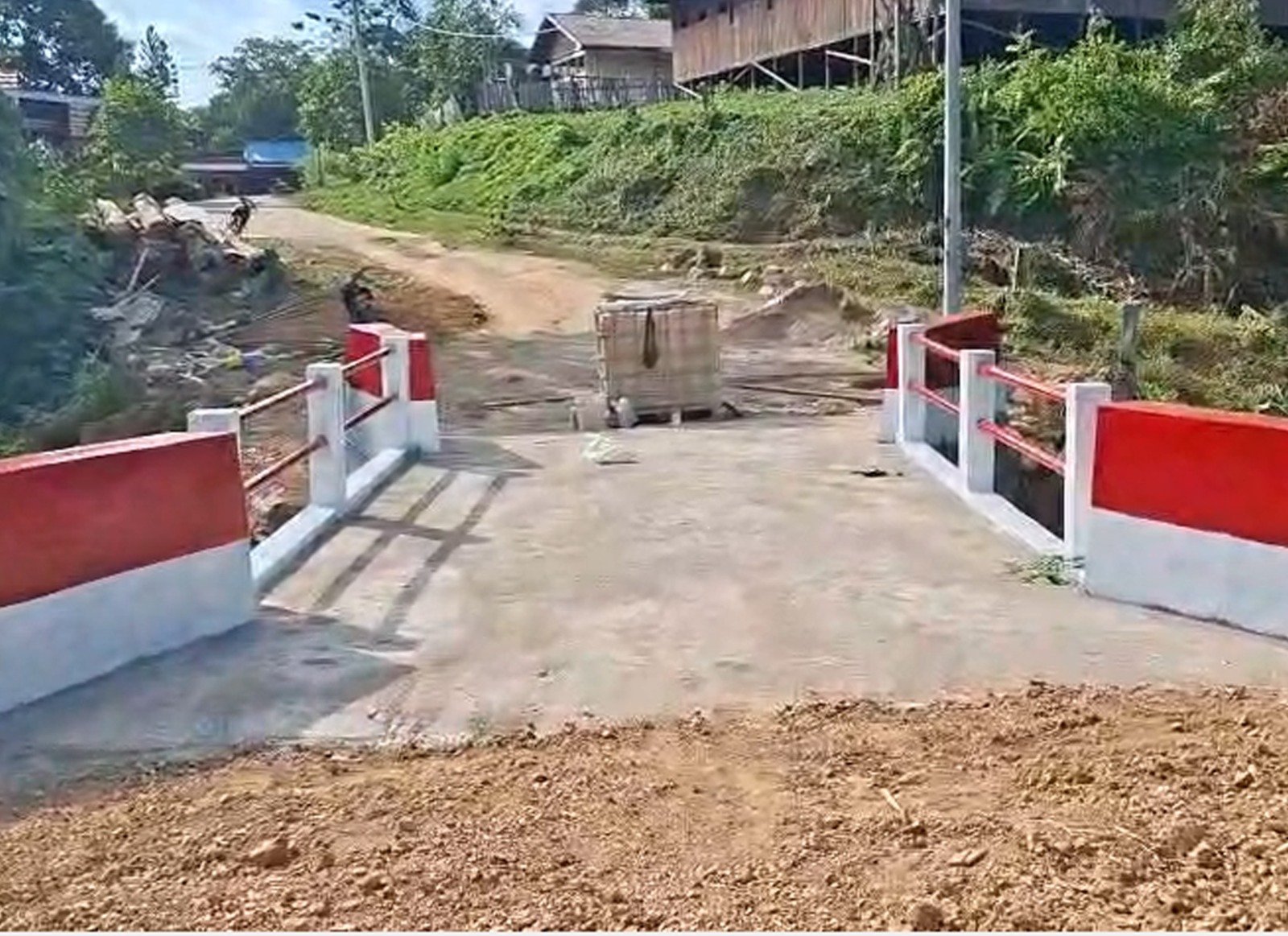 Akses Terbuka: Jembatan Armco Tingkatkan Konektivitas Desa Beno Harapan