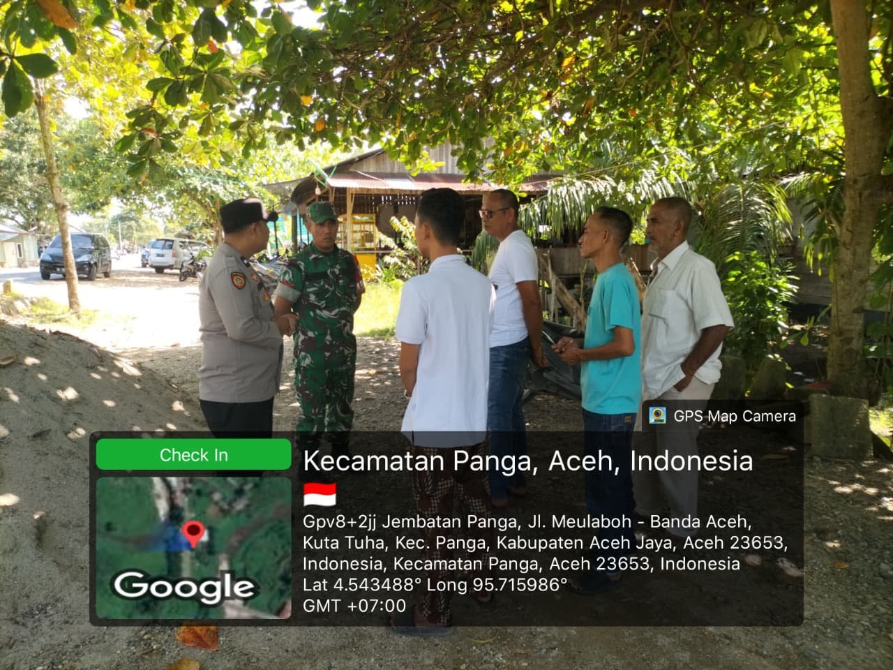 Koptu Izrillah Edukasi Warga Kuta Tuha: Asap Karhutla Bisa Ganggu Kesehatan dan Perekonomian