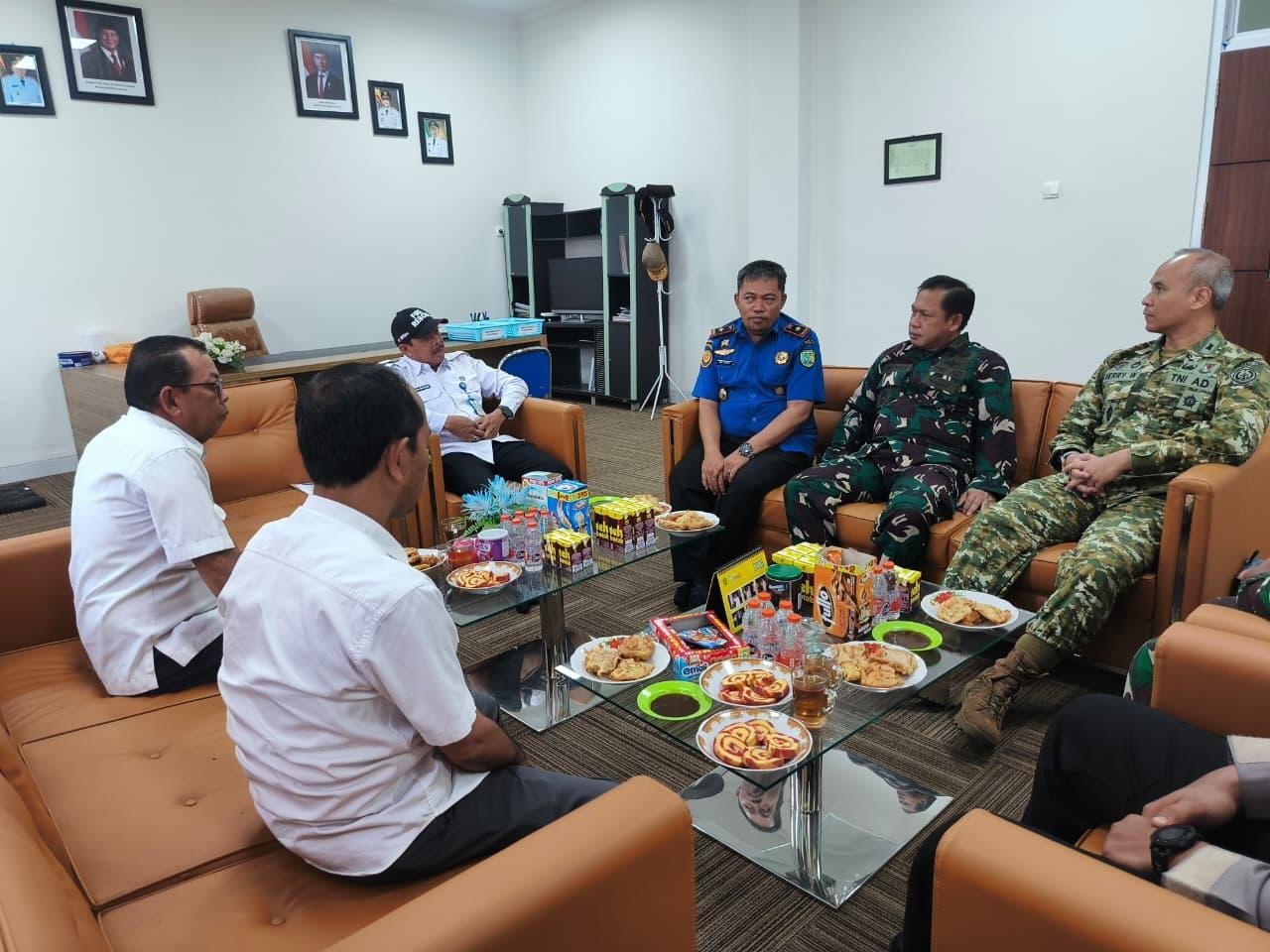 Mabes TNI Dengarkan Aduan Relawan Karhutla di BPBD Tapin