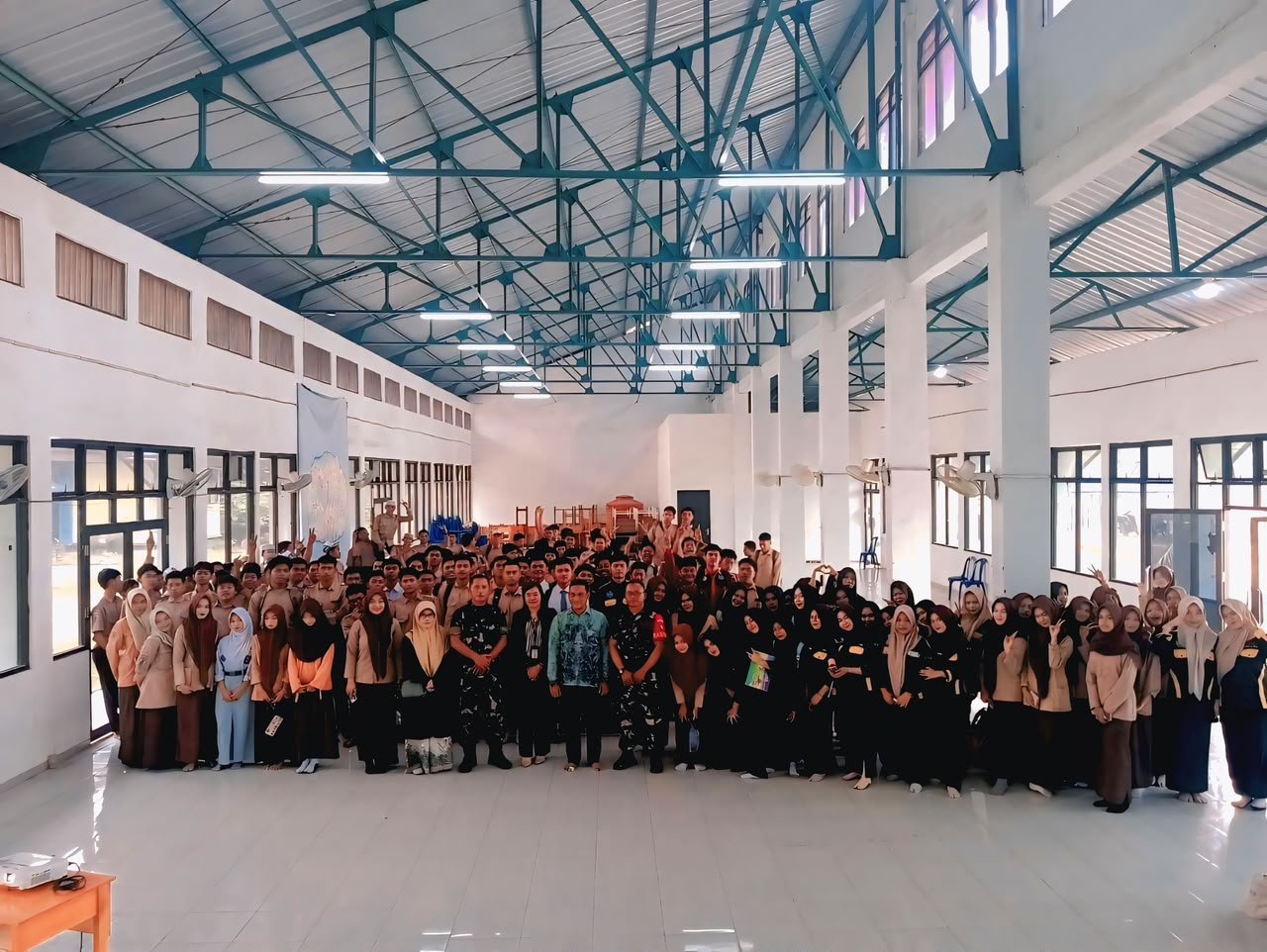 Pengenalan Jalur Rekrutmen TNI AD Sasar Siswa SMKN 1 Tapin Selatan