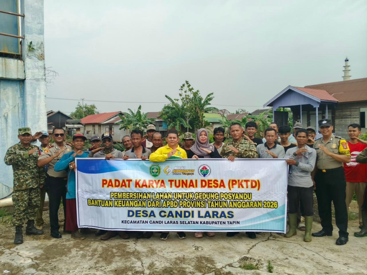 Warga dan Babinsa Bersama Bersihkan Lahan, Persiapan Gedung Posyandu Candi Laras Dimulai
