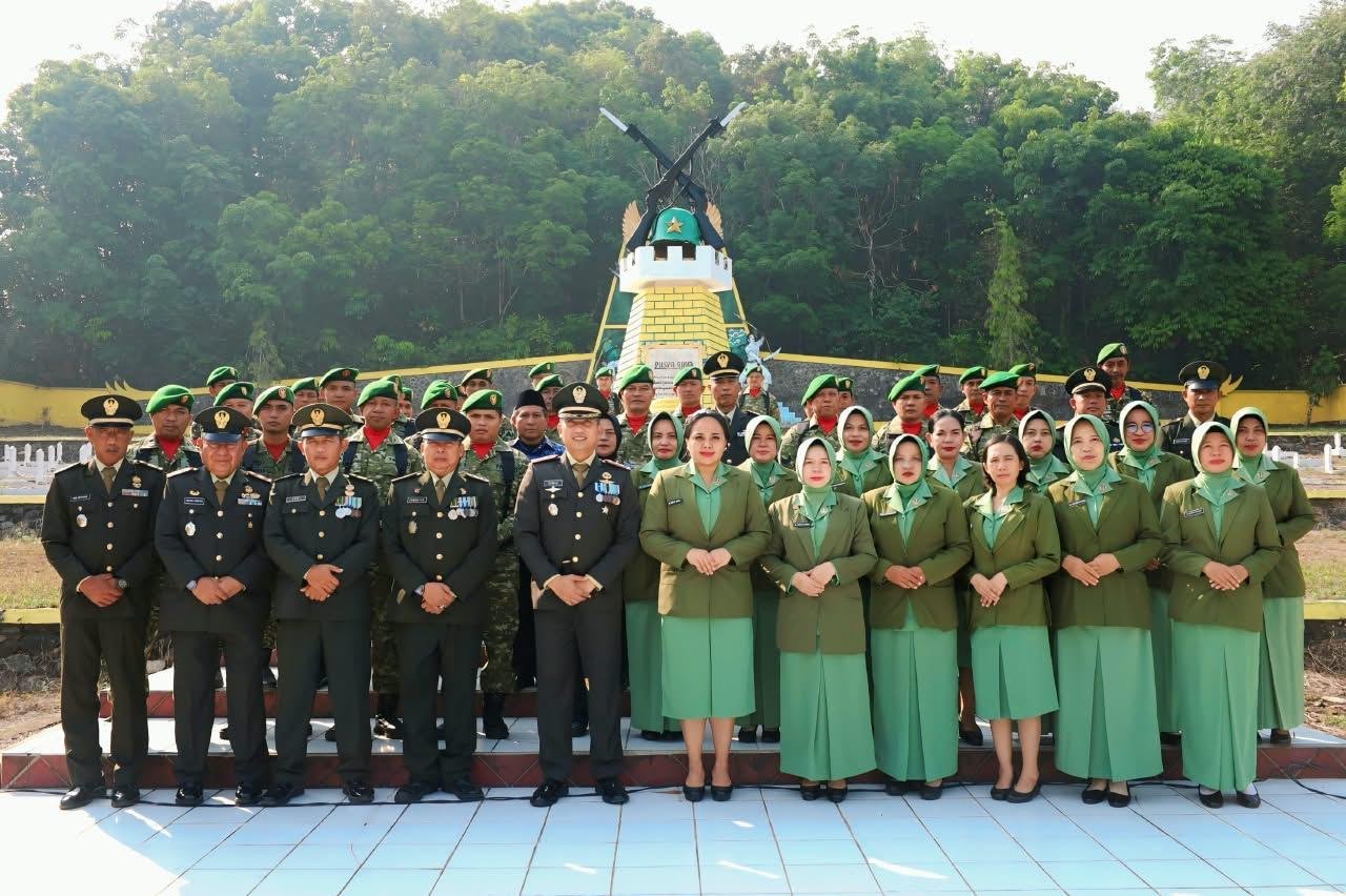 Ziarah Nasional TMP Puspa Raya: Kodim 1010/Tapin Kenang Jasa Pahlawan