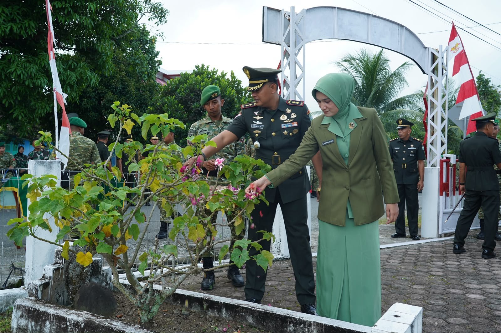 Peringati HUT TNI ke-81, Korem 012/Teuku Umar Ziarah ke TMP Aceh Barat
