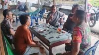 Sertu Hendra Yani Sampaikan Wasbang di Warung Kopi Sawang
