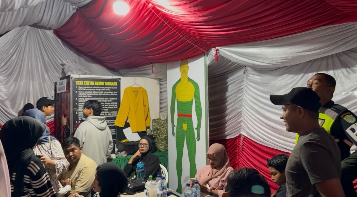 Stan Militer Meriahkan HUT ke-438 Meulaboh, Warga Serbu untuk Melihat Perlengkapan TNI