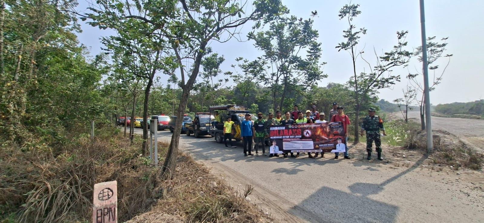Patroli Bersama di Tapin Selatan: Larangan Bakar Lahan Jadi Fokus Sosialisasi