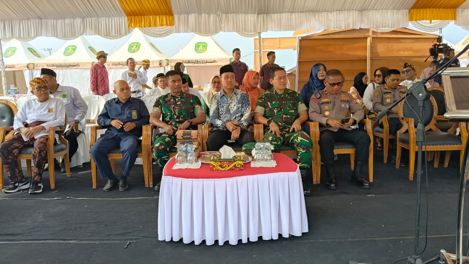 Kapten Inf Arif Safardiyatno Hadiri Penutupan Erau Adat Pelas Benua di Sangatta