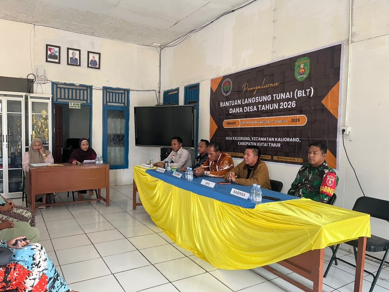Proses Penyerahan BLT-DD di Kaliorang Disaksikan Babinsa, 9 Keluarga Terbantukan