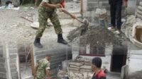 Babinsa Koramil 09/Samatiga Bantu Pembangunan Rumah, Ringankan Pekerjaan Warga