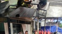 Dari Obrolan Santai, Babinsa Posramil 06/Bubon Bangun Kedekatan dengan Masyarakat
