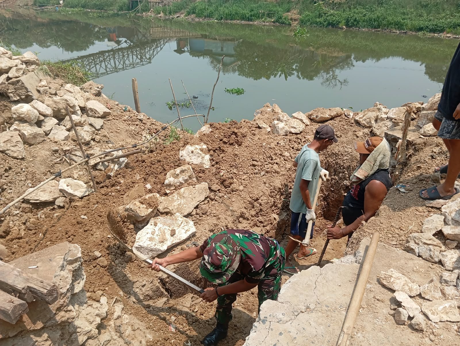 Gotong Royong di Balik Pembangunan Jembatan Garuda Tahap VII yang Capai 11 Persen