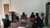 Babinsa Batee Shoek Galang Informasi Bersama Keuchik dan Kaur untuk Antisipasi Gangguan Babinsa Batee Shoek Galang Informasi Bersama Keuchik dan Kaur untuk Antisipasi Gangguan