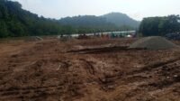 Aktivitas Pembangunan KNMP Desa Glejong Libur, Perkembangan Proyek Tetap Dipantau Babinsa