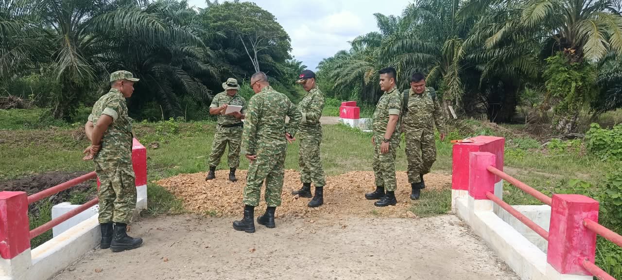 Tim Pengawasan TNI Tinjau Jembatan Garuda di Paya Laot dan Sawang Aceh Jaya