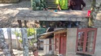 Babinsa Koramil 08/Arongan Lambalek Ajak Warga Peduli Keamanan Lingkungan Babinsa Koramil 08/Arongan Lambalek Ajak Warga Peduli Keamanan Lingkungan