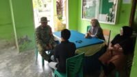 Warga Desa Salur Diajak Babinsa Simeulue Perkuat Kepedulian Jaga Keamanan