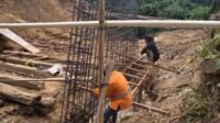 Perakitan Besi Tiang Dimonitor Babinsa, Pembangunan Jembatan Martadinata Lanjut Perakitan Besi Tiang Dimonitor Babinsa, Pembangunan Jembatan Martadinata Lanjut