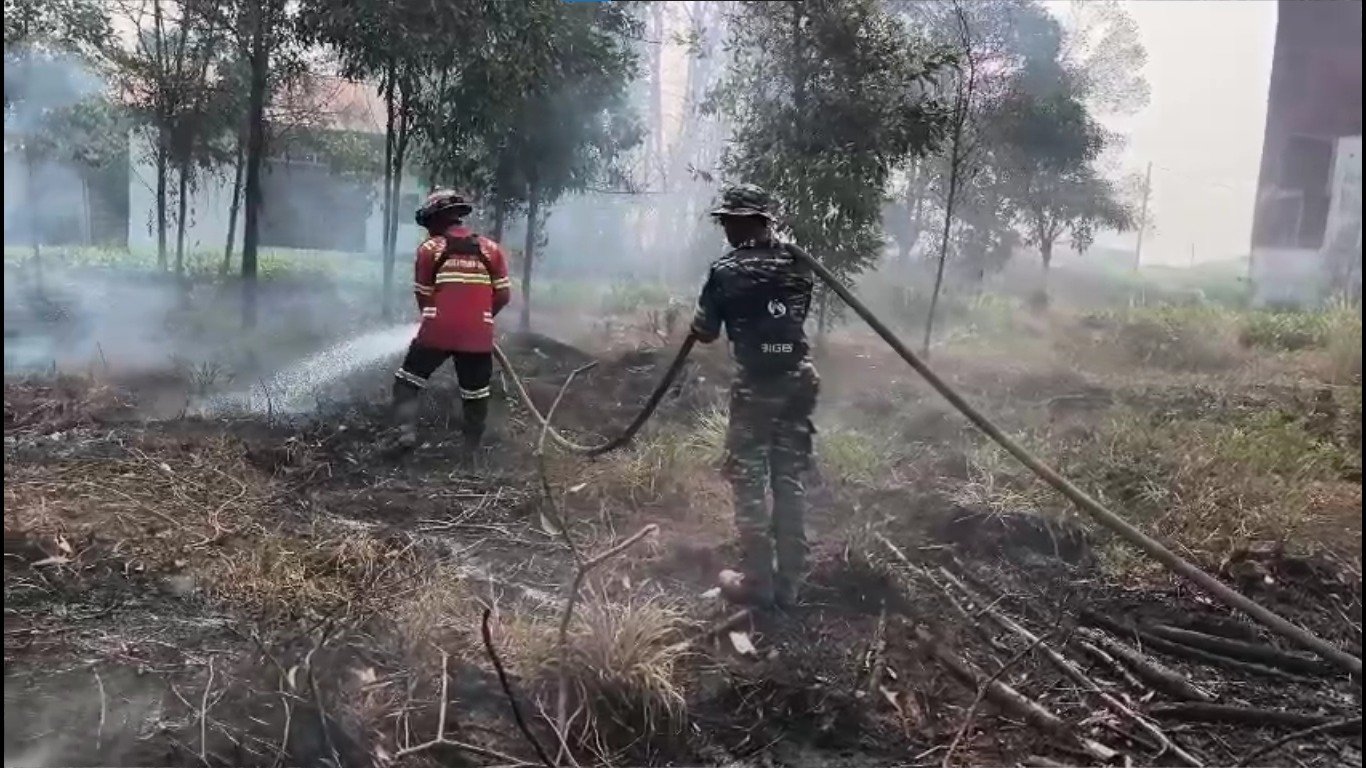 Tak Cukup Padamkan Api, Kodim 1203/Ketapang Lanjutkan Pendinginan Area Karhutla