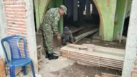 Babinsa Koramil 05/Panga Turun Langsung Dukung Pembangunan Fasilitas Keagamaan