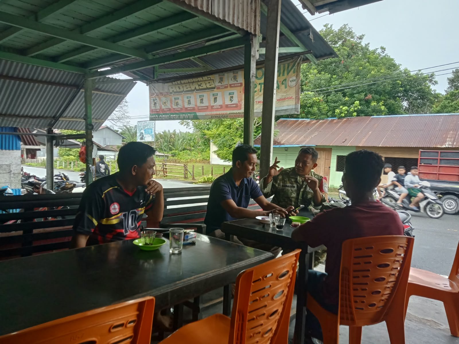Komunikasi Terbuka dengan Warga Jadi Bagian Pembinaan Teritorial Babinsa di Simeulue