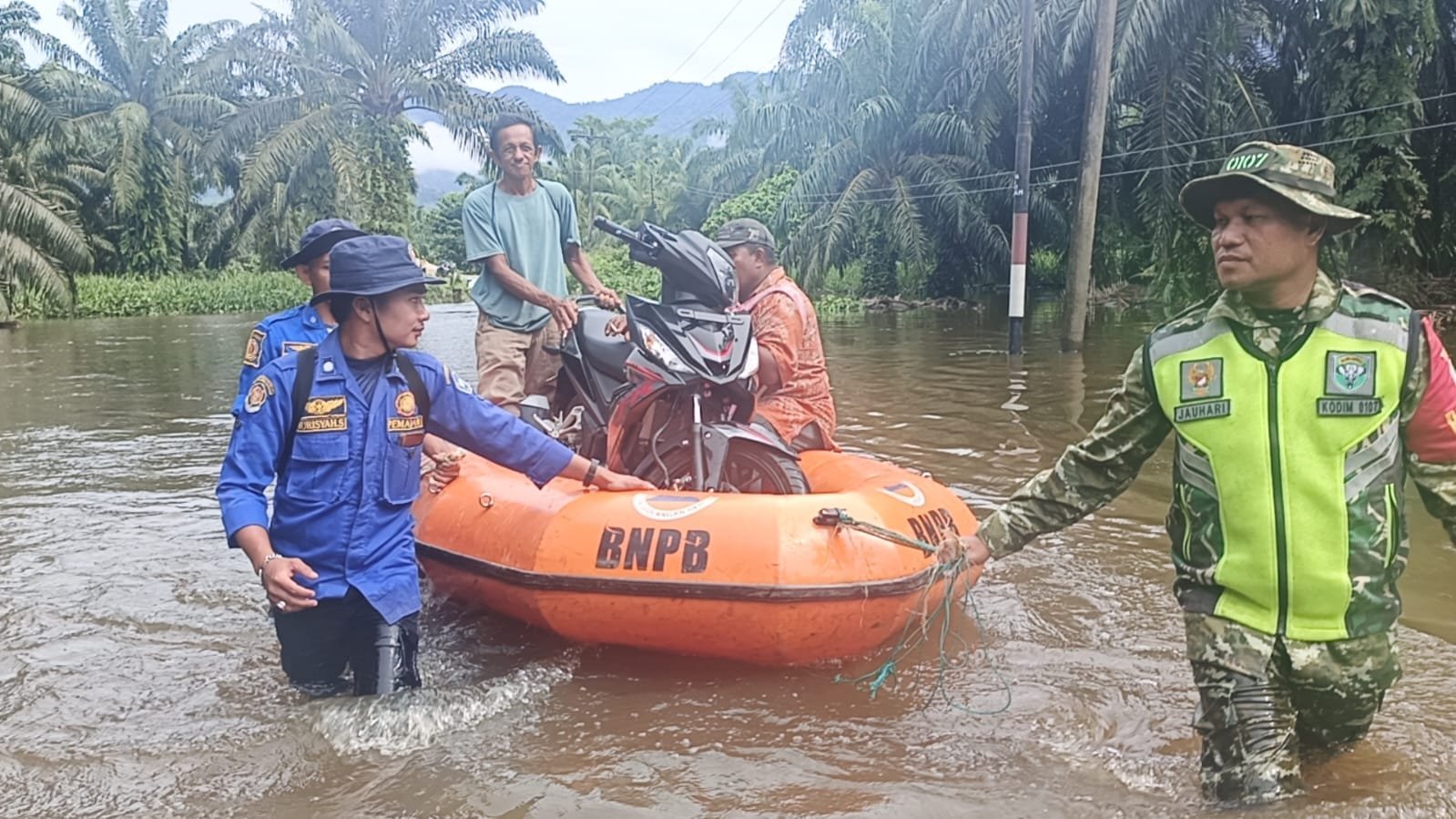 Akses Cot Bayu Terendam 500 Meter, Babinsa dan BPBD: Warga Diminta Segera Waspada