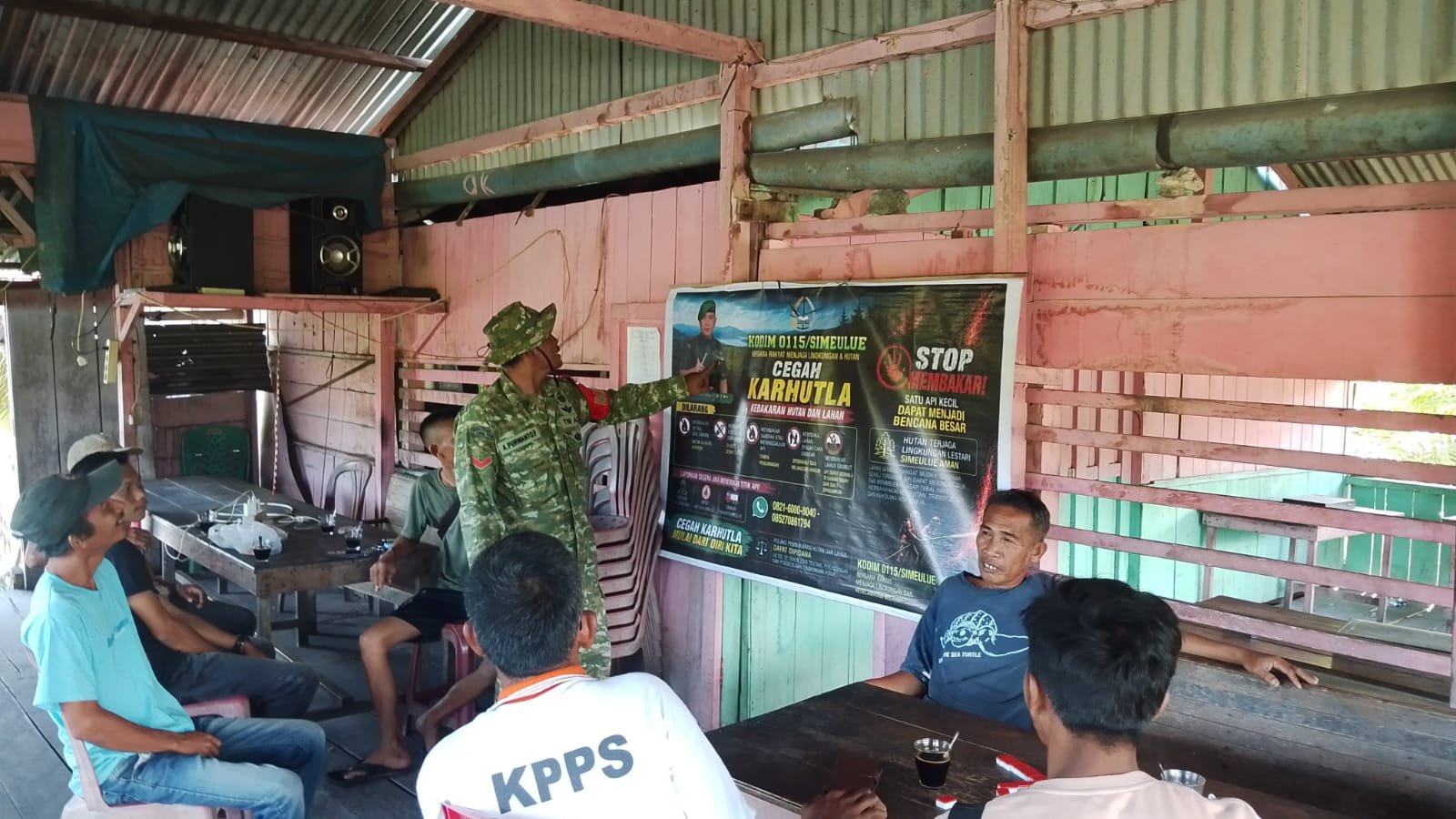 Babinsa Koramil 04/Salang Ajak Warga Terbuka Sampaikan Informasi Lingkungan