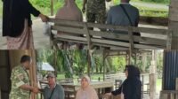 Babinsa Posramil 05/Pante Ceureumen Dorong Kepedulian terhadap Tetangga