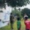 Yonif TP 859/RBK Lakukan Fogging di Kampung Aminweri untuk Lindungi Warga dari Nyamuk